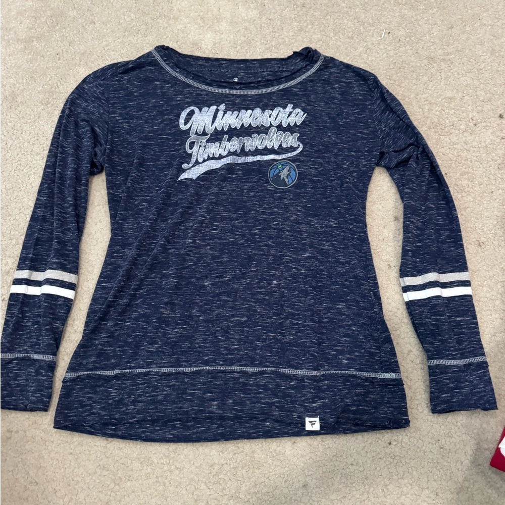 Minnesota Timberwolves women’s shirt size medium